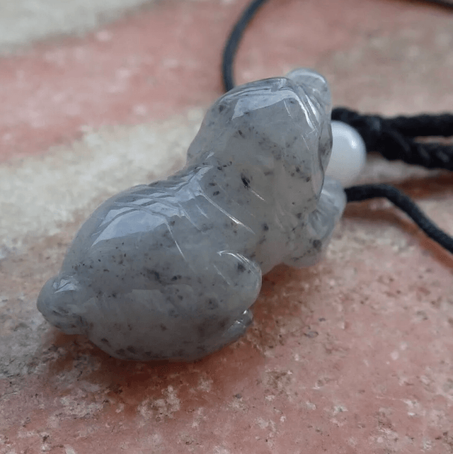Collier Zodiac Dog Pendentif Certifié Noir 100 % Naturel A Jade
