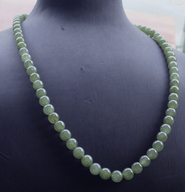 Magnifique Collier en perles en jade certifié 100 % naturel en classe A vert