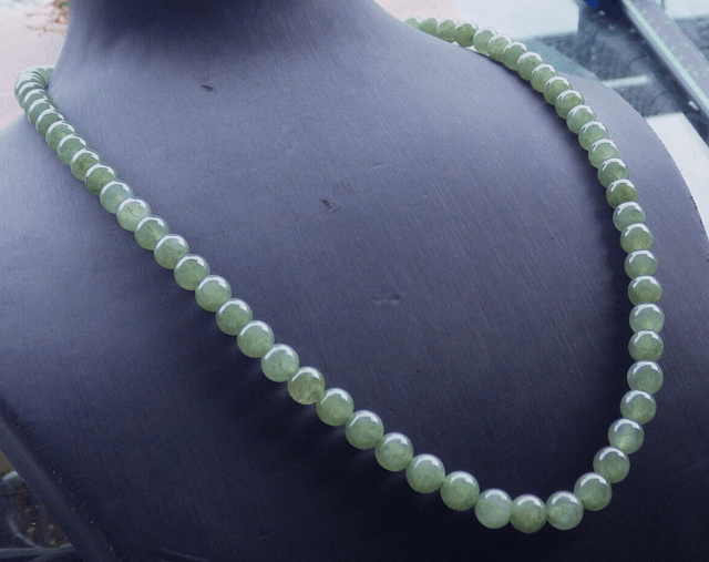 Magnifique Collier en perles en jade certifié 100 % naturel en classe A vert